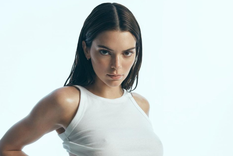 Kendall Jenner presume su cuerpo al natural al lucir transparencias