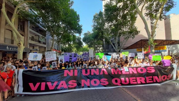 Como consecuencia directa de los femicidios, 300 niños y niñas quedaron sin sus madres