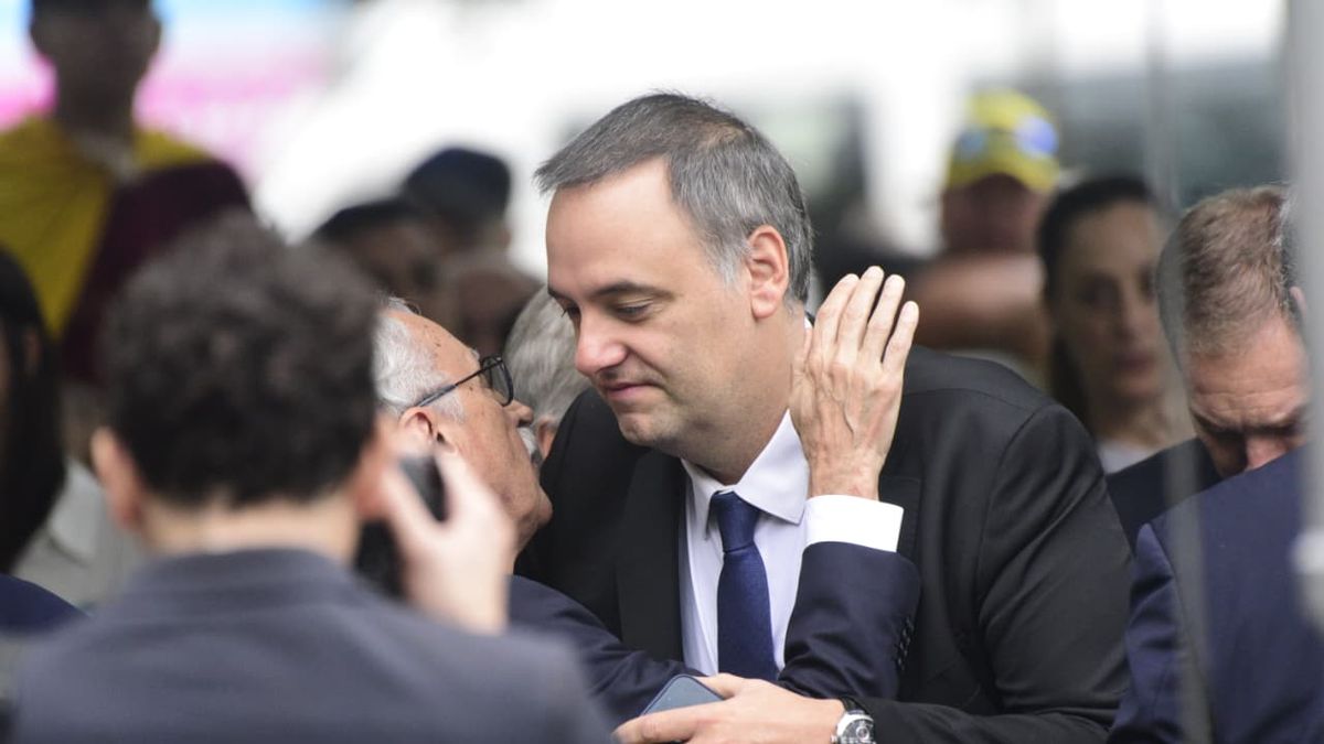 Tras las múltiples denuncias en su contra, Manuel Adorni contrató a un estudio de abogados