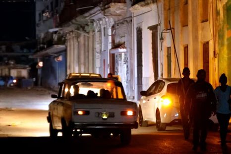 Mientras sufría un apagón, la isla de Cuba soportó un terremoto. Foto Efe Mientras sufría un apagón, la isla de Cuba soportó un terremoto. Foto Efe