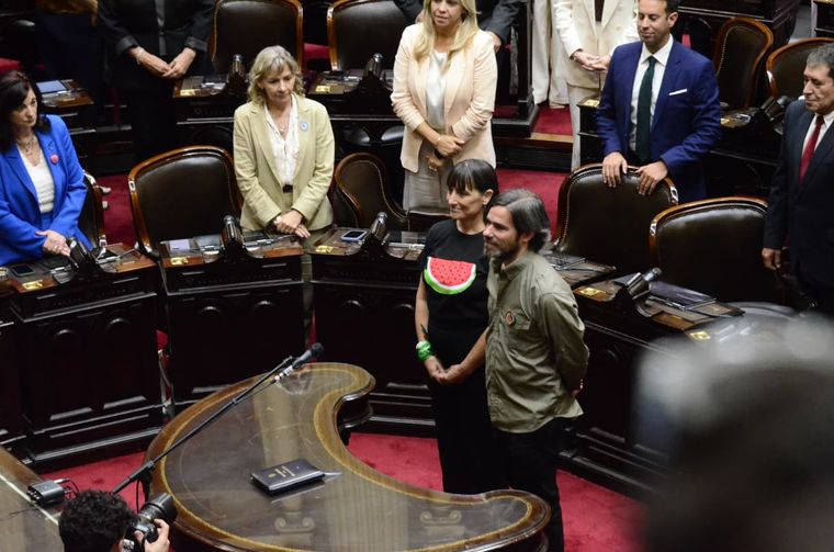 Los diputados Nicolás del Caño y Romina del Plá en la jura. Los diputados Nicolás del Caño y Romina del Plá en la jura.