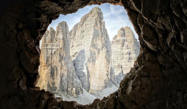 Las cuevas de Denísova, en Altái (Siberia), un espacio de revelaciones arqueológicas trascendentales. Foto: Dpa.