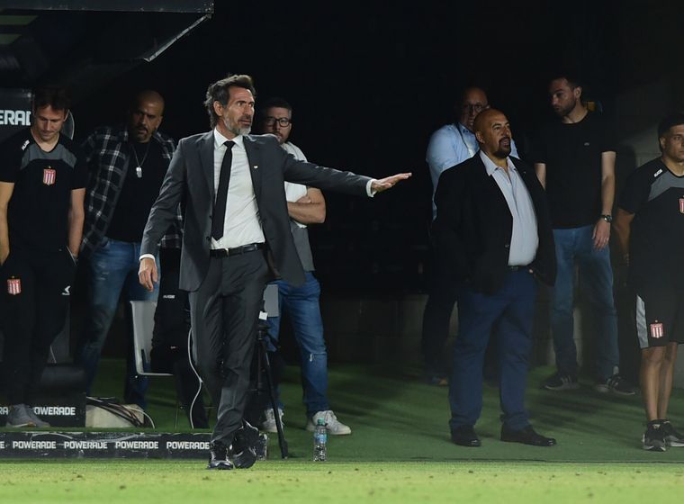 La fuerte respuesta de Eduardo Domínguez sobre su futuro en Estudiantes.&nbsp;