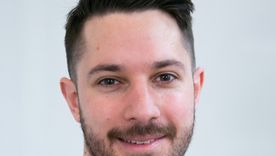 Emmanuel Maggiori vive en Londres. Tiene escritos varios libros sobre economía, negocios y tecnología. Y es un experto en Inteligencia Artificial.