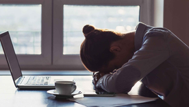 La inteligencia artificial se consulta hasta para cuestiones personales, por lo que se deben tomar precauciones y poner límites en pos de la salud mental. Foto: Shutterstock