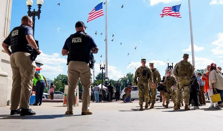 Donald Trump ha desplegado militares en calles de Estados Unidos. Foto Efe Donald Trump ha desplegado militares en calles de Estados Unidos. Foto Efe