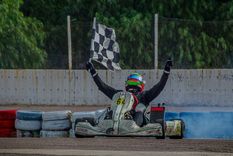 Rodrigo Serrano celebra su victoria en la categoría Seniors. Foto: Gentileza: Leo Martínez / LM fotos