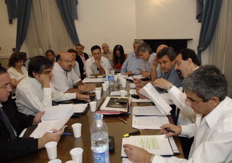 Diputados de cuatro comisiones se reunieron para debatir el texto de la ley de emergencia en Seguridad. Foto: Marcelo Ruiz / MDZ