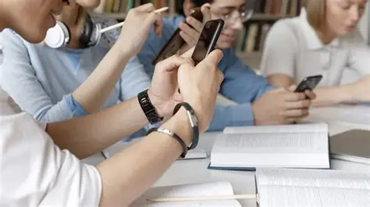 Si queremos cuidar el cerebro y el futuro de nuestros hijos, necesitamos defender la escuela.