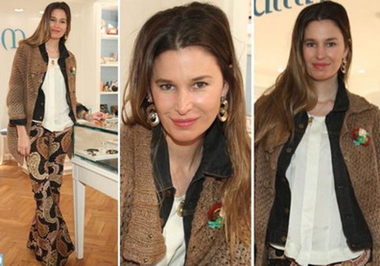Muy relajada, la modelo y ahora también diseñadora  pasó por el local Kallalith, en la galería Promenade. Foto: web