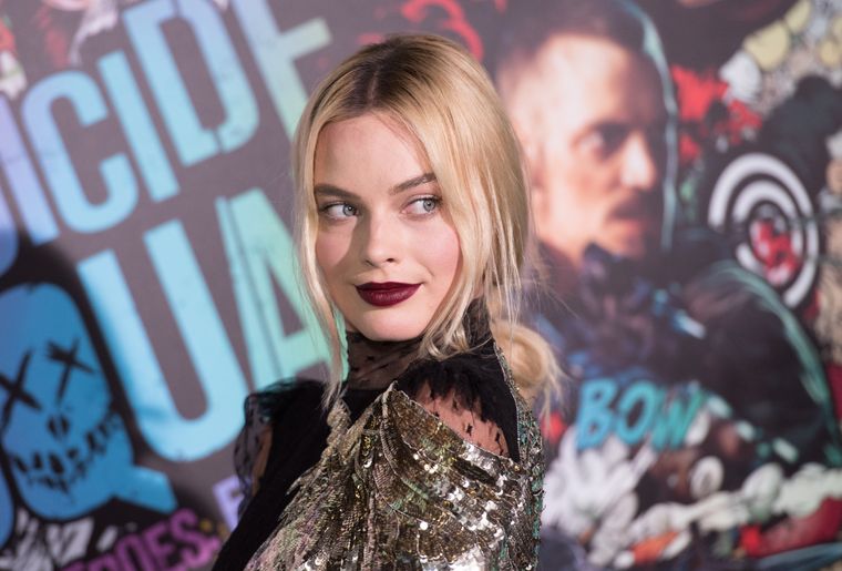 La icónica Margot Robbie hoy nos da cátedra de estilo en materia de peinados. Foto: imdb