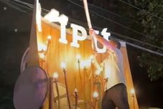 El momento justo cuando el carro de Maipú pierde la letra A Foto: Captura de video El momento justo cuando el carro de Maipú pierde la letra A Foto: Captura de video