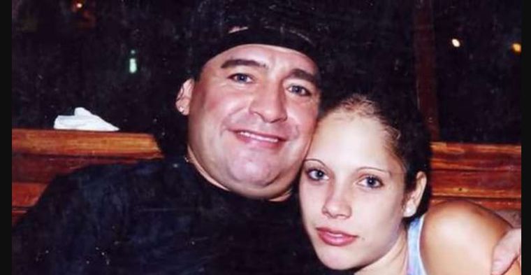 Diego Maradona y Mavys Álvarez