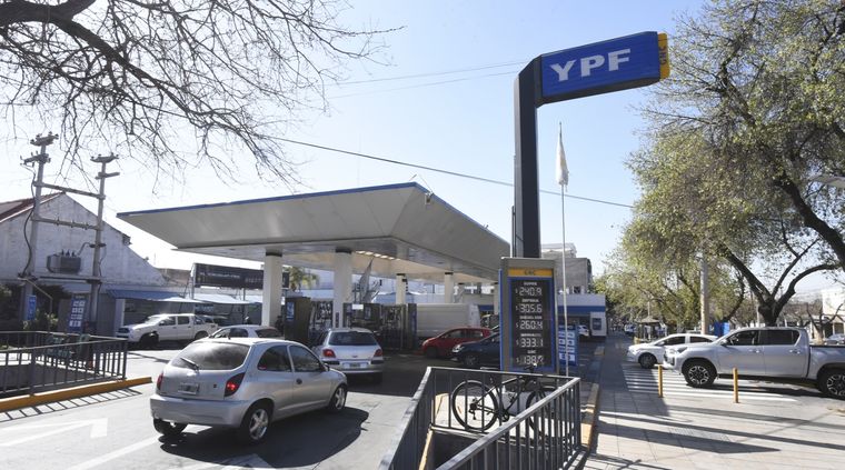 Así será el funcionamiento de las estaciones de servicio en todo el país para fin de año Foto: Rodrigo DAngelo / MDZ