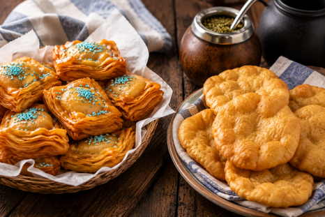 ¿Qué te gustan más: los pastelitos o las sopaipillas? ¿Qué te gustan más: los pastelitos o las sopaipillas?