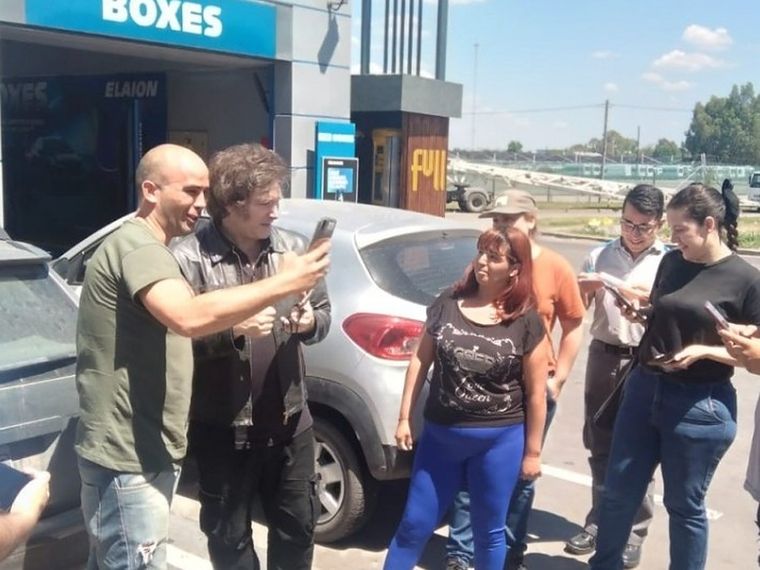 Javier Milei fue a cargar nafta este sábado Foto: Noticias Argentinas