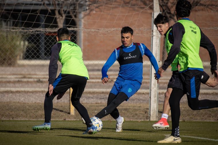 Tomás Toto Pozzo fue la novedad en el equipo titular que jugó el primer amistoso de la pretemporada. Foto: Prensa Club Godoy Cruz. Tomás Toto Pozzo fue la novedad en el equipo titular que jugó el primer amistoso de la pretemporada. Foto: Prensa Club Godoy Cruz.