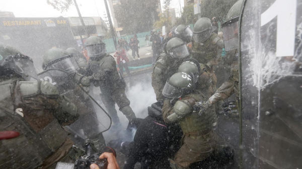 Disturbios en Chile: estudiantes marcharon contra el ajuste de Kast y hubo enfrentamientos