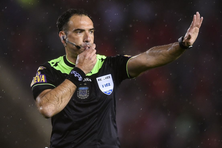 Silvio Trucco impartirá justicia en el clásico de hoy. Foto: AFA