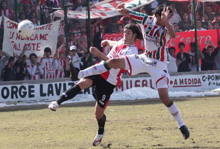 El León y el Cacique no se sacaron ventajas. Foto: Pachy Reynoso / MDZ