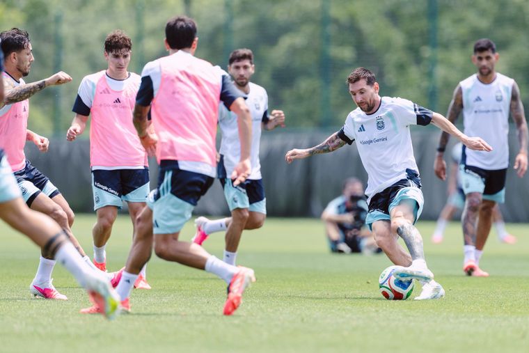 A dos días del debut mundialista, Lionel Scaloni todavía no mostró todas sus cartas.