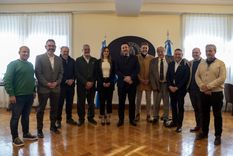 El ministro de Defensa, Luis Petri; y representantes de las Cámaras de General Alvear, Malargüe y San Rafael.&nbsp;