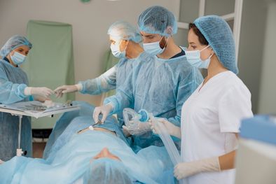 MDZol | Lejos de una merma en las cirugías estéticas,tras difundirse casos como el de Silvina Luna, hubo un incremento que intervenciones que se mantiene hasta el día de hoy. Foto: Shutterstock