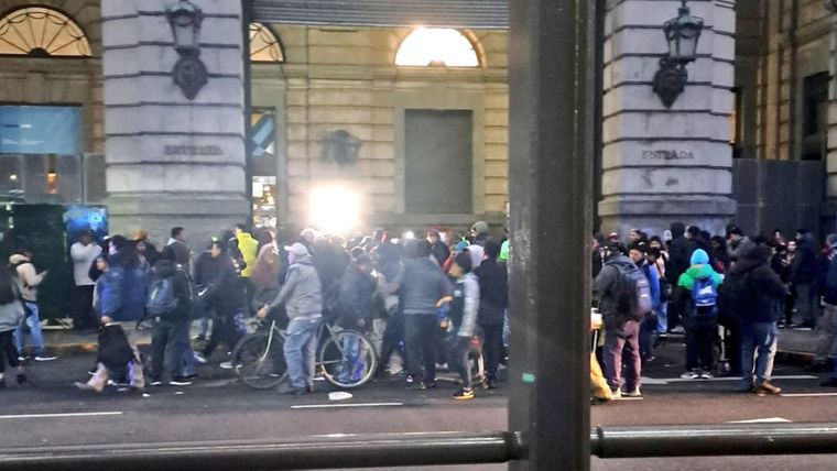 La estación Retiro en plena amenaza de bomba.
