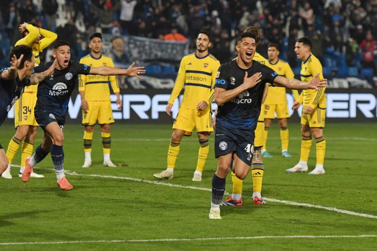 El paraguayo Iván Villalba festeja su gol ante Boca en el Malvinas en 2024.
