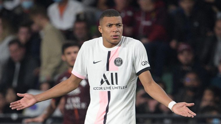Kylian Mbappé El francés habría pedido irse del PSG en enero. Foto: @PSG_espanol