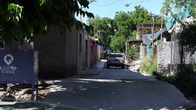 La víctima denunció que el abuso ocurrió en un pasillo del barrio La Gloria. 