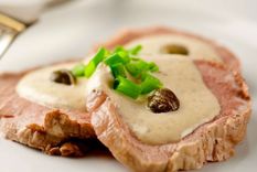 El vitel toné, un infaltable de la Nochebuena.