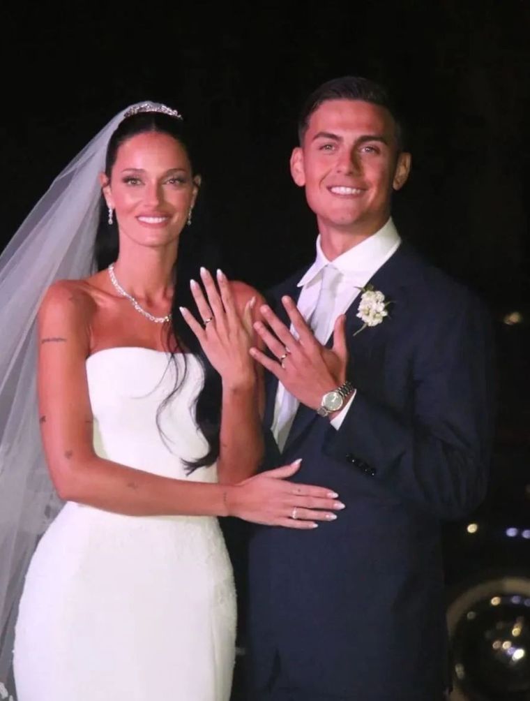 Los detalles de la manicura elegida por Oriana Sabatini en su boda Foto: Movil Press