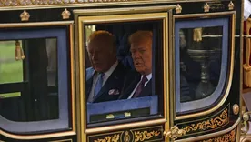 El rey Carlos III junto a Donald Trump en su visita a Reino Unido el año pasado.