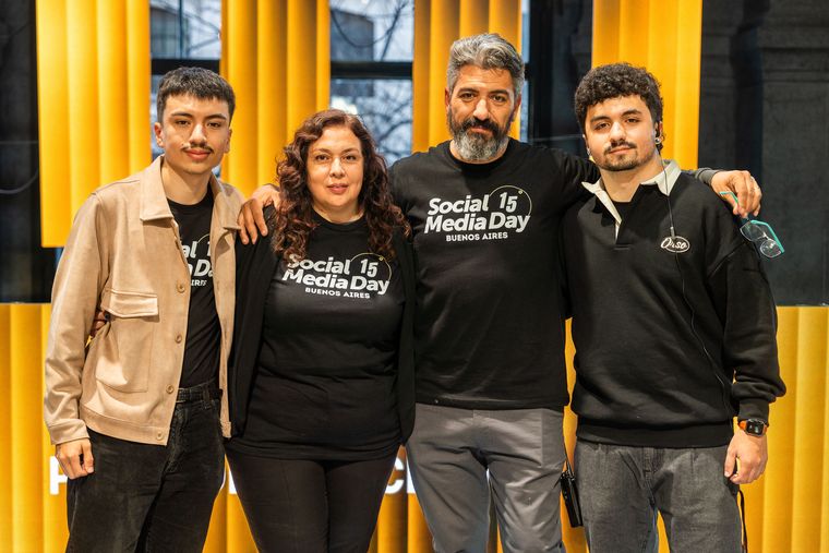 El Social Media Day está organizado por Digital Interactivo, agencia familiar liderada por Adriana Bustamante, Diego Piscitelli, Franco Piscitelli y Alessandro Piscitelli.