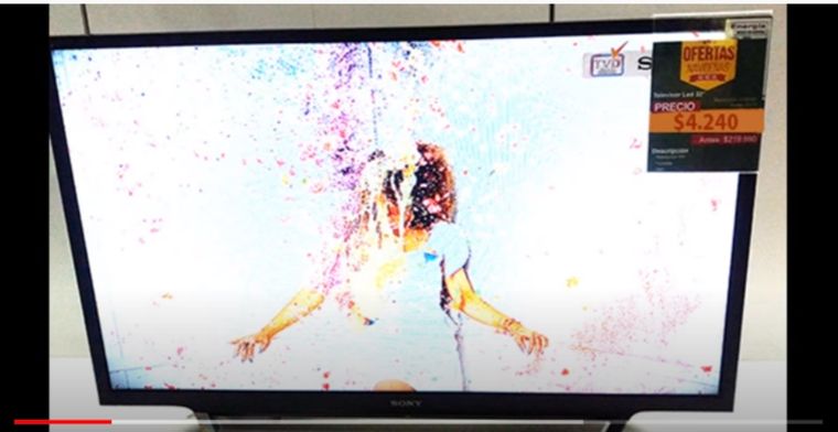 En diciembre de 2016, un televisor de 40 pulgadas salía 4.240 pesos en el Zofri Mall de Iquique. Foto: Mario Simonovich