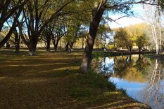 El pueblo de La Toma mantiene una identidad ligada a la piedra ónix y al paisaje serrano.