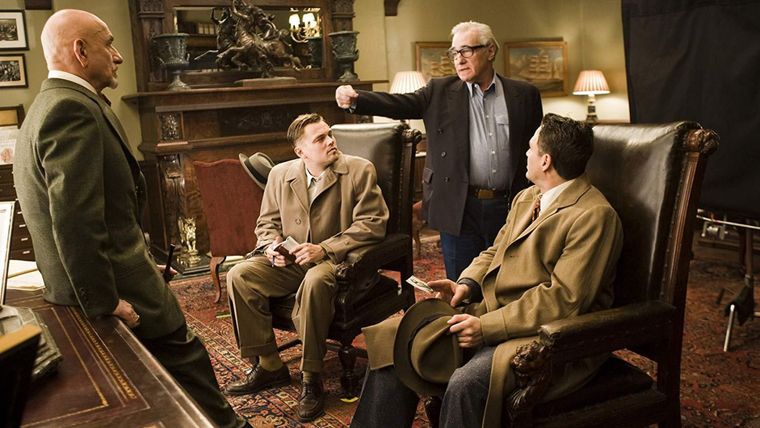 El agente Teddy Daniels llega a la isla decidido a resolver una desaparición imposible. El agente Teddy Daniels llega a la isla decidido a resolver una desaparición imposible.