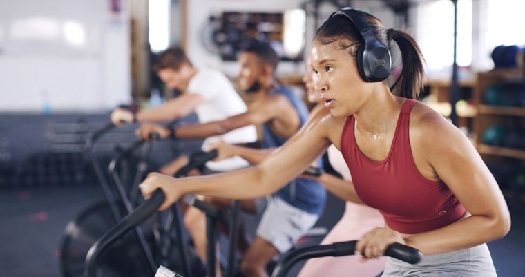 El revelador estudio que confirmó la relación entre la música y el rendimiento positivo en el entrenamiento.&nbsp;