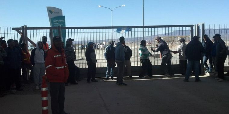 A pesar del anuncio oficial, se mantiene la tensión en la mina de Vale. Foto: Gustavo Yañez