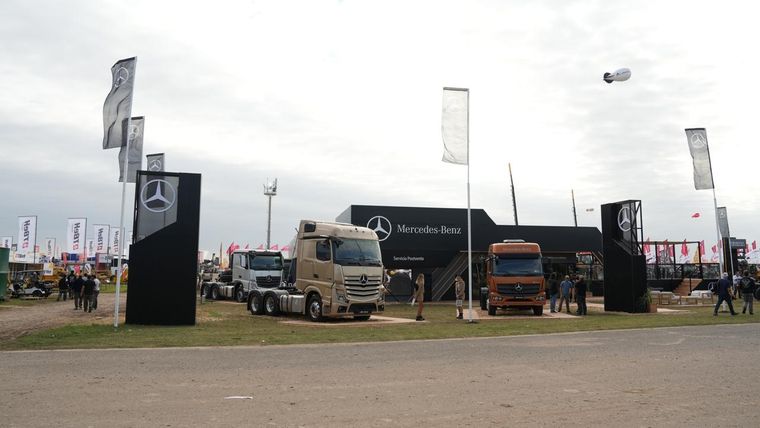 Mercedes-Benz Camiones y Buses exhibe en Expoagro 2025 su nueva generación de camiones.