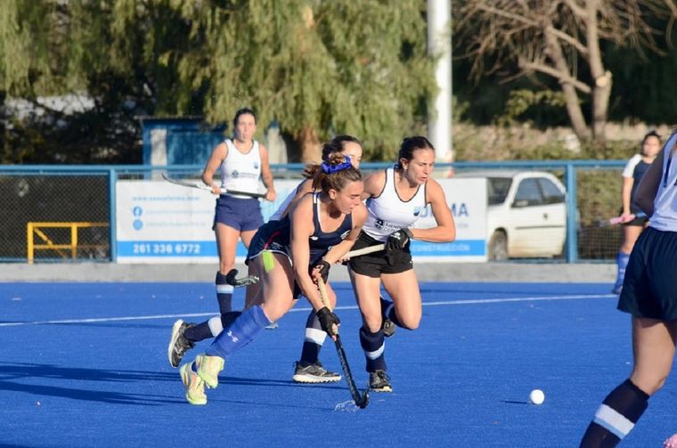 El equipo de Conna ganó ante Chile. Foto: Asociación Mendocina de Hockey.