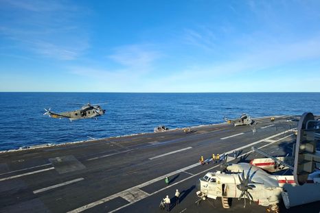 asi es la cooperacion militar entre la armada argentina y el portaaviones nuclear uss nimitz asi es la cooperacion militar entre la armada argentina y el portaaviones nuclear uss nimitz