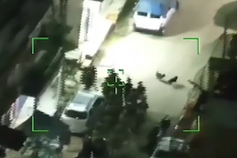 Allanamiento a la guarida de “Pequeño J”, sindicado como el autor intelectual del triple crimen de Florencio Varela. Allanamiento a la guarida de “Pequeño J”, sindicado como el autor intelectual del triple crimen de Florencio Varela.