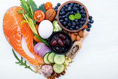 La Asociación Estadounidense del Corazón - máximo referente científico en materia de cardiología en Estados Unidos-  recomendó una serie de alimentos equilibrados para fortalecer ese órgano vital y bajar los riesgos de enfermedades cardiovasculares, la principal causa de muerte en casi todo el mundo.. Foto: ecteezy.com