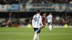 Varios jugadores han portado el 10 de la Selección argentina en reemplazo de Messi. Varios jugadores han portado el 10 de la Selección argentina en reemplazo de Messi.