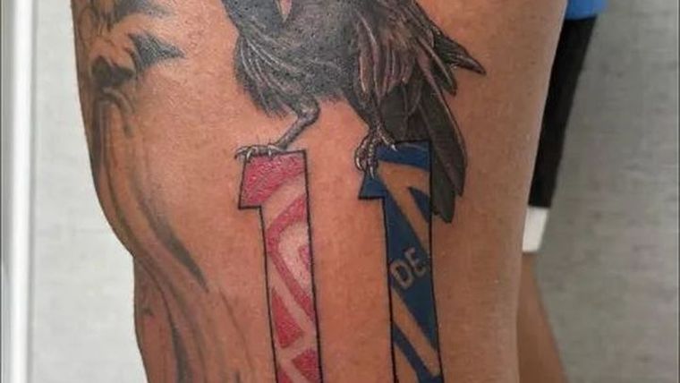 Frente al Ciclón, un titular de Boca jugará un partido muy especial: ¡lo tiene tatuado en la pierna izquierda!