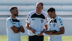Darío Franco junto a su cuerpo técnico.