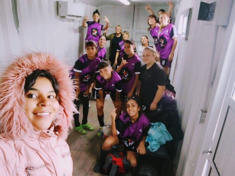 Las Leonas entrenan en el Club Social y Deportivo La Gloria, del departamento de Godoy Cruz