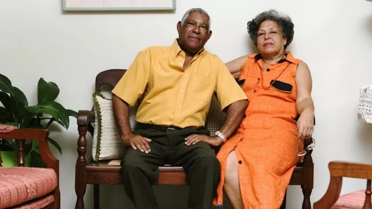 El gris de las canas ha llevado a los investigadores a denominar divorcio gris a la separación de adultos mayores. Foto: GETTY IMAGES